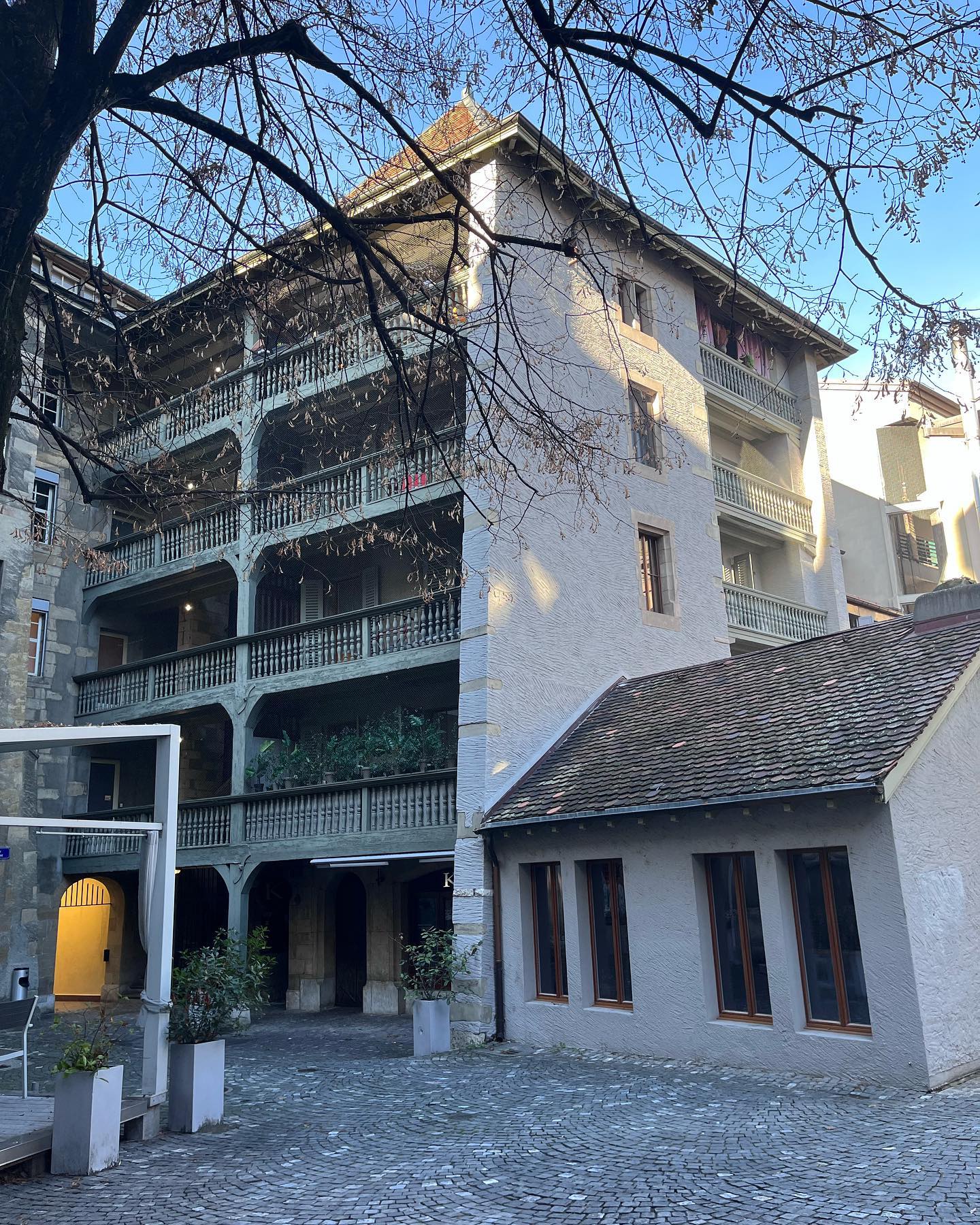 Immeuble historique rue Bémont: acquisition potentielle en Vieille-Ville de Genève